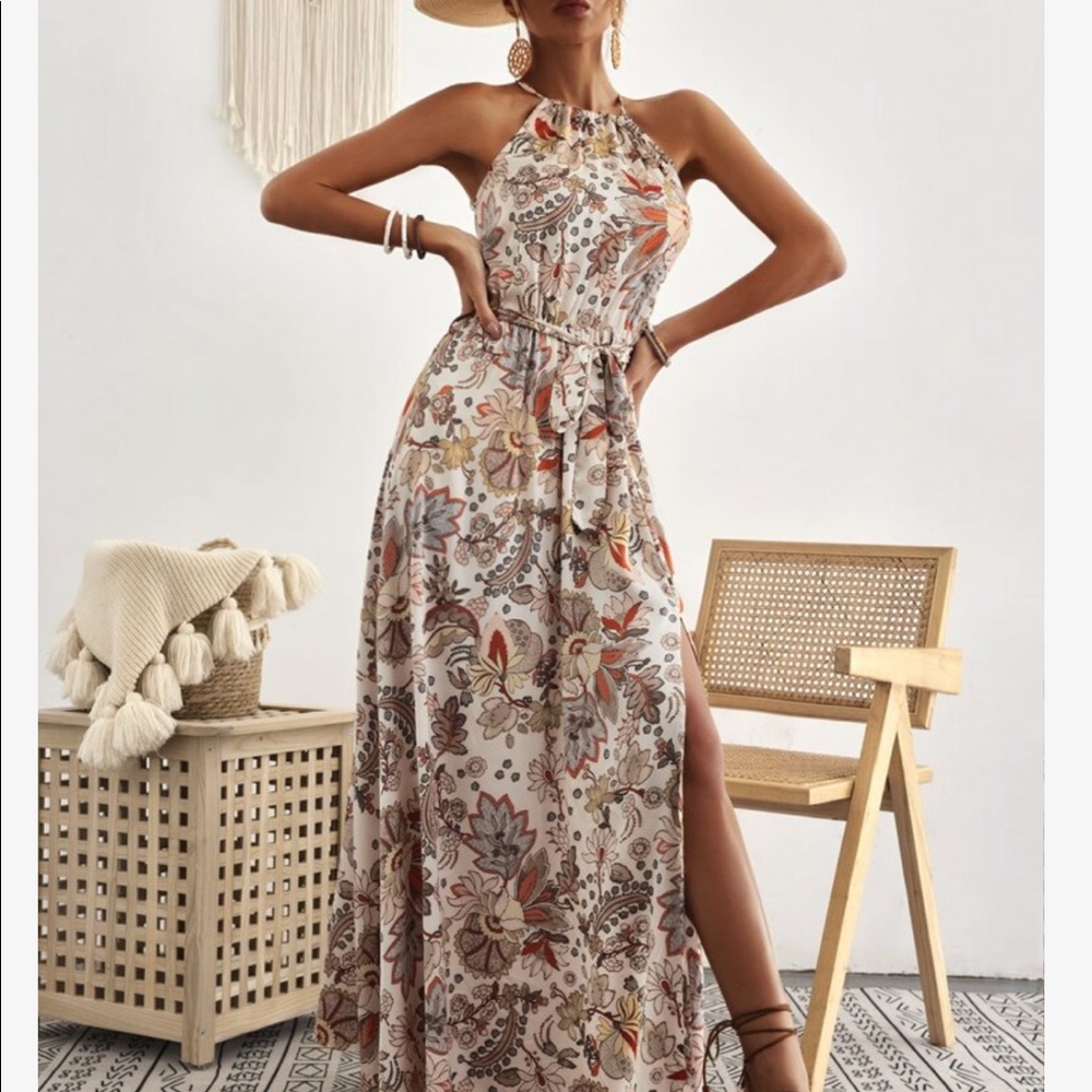 Boho Floral Print Belted Halter Maxi dress - Picture 4 of 7